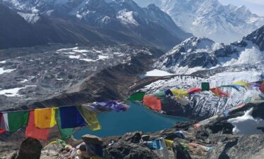 Everest With Gokyo Lakes Trek